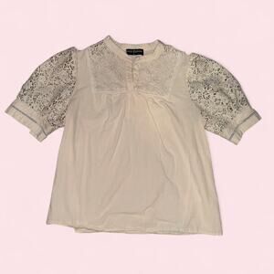Scarlet darkness Cream Top Puffy Lace Sleeves Size M